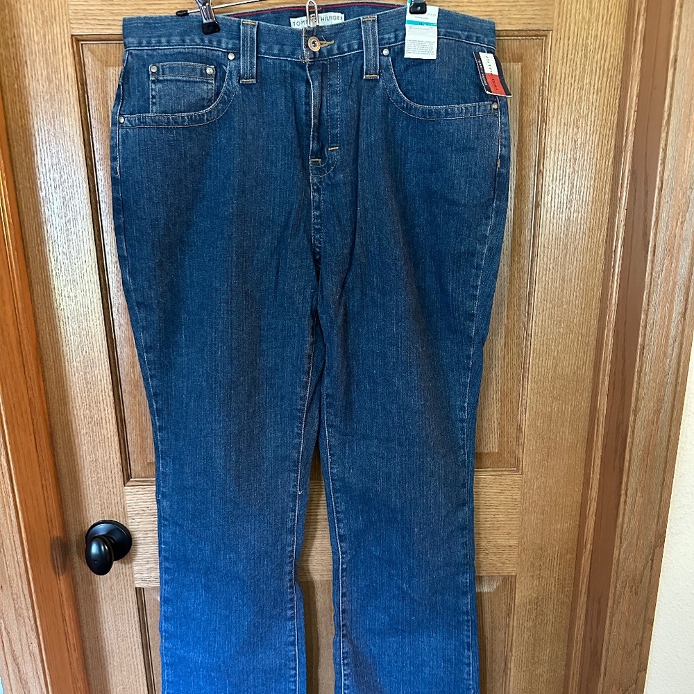 Tommy Hilfiger Vintage Stretch Hipster Bootcut Jeans.  Size 16.